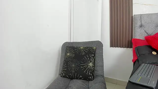 anierouse__'s Live XXX Chat