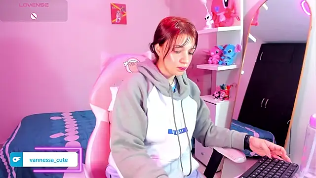 XXX chat uživo modela Vannessa__Shy