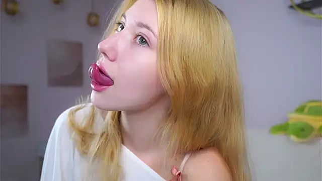 SunnivaCovil's Live XXX Chat