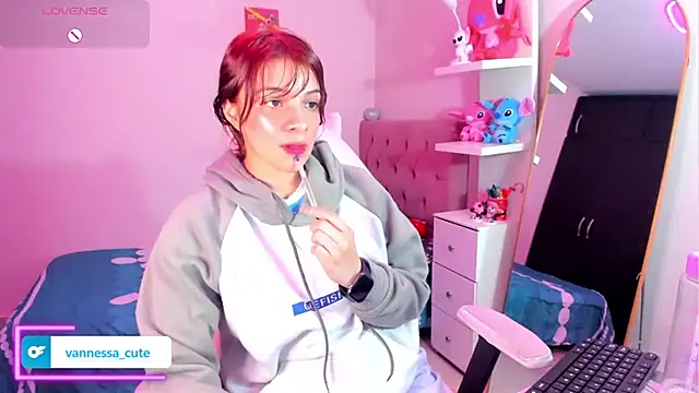 دردشة Vannessa__Shy الجنسية المباشرة