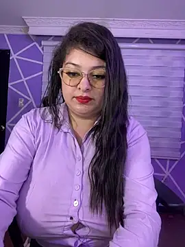 XXX chat uživo modela MiiaaJoness