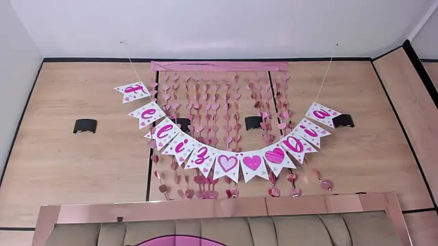 karol_lewiss Chat XXX live