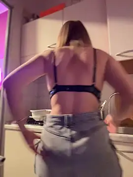 AnastasiaAniess élő XXX-chatje