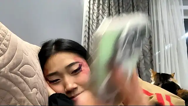 SweetMiaXO's Webcam Show