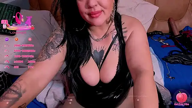 SatisfymyPussy's Live XXX Chat