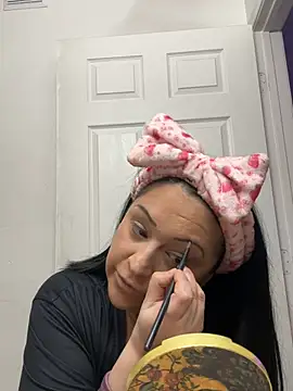 AlyssiaAmoreXOのライブXXXチャット