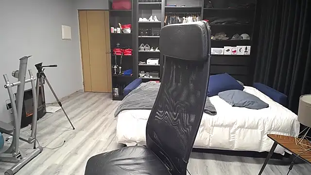 latinoo23bom Chat XXX in diretta