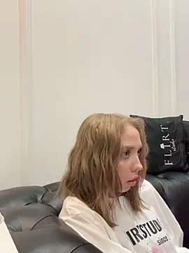 Evelyn_Neal: онлайн-секс-чат