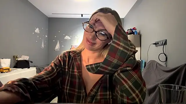 SoftnessMila 现场XXX聊天