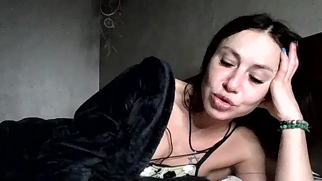 JulianaGold1 即時 XXX 聊天