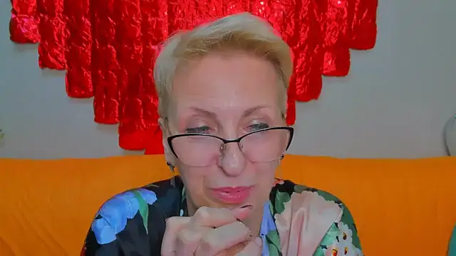 iamyourdream89: διαδικτυακό σόου στην κάμερα