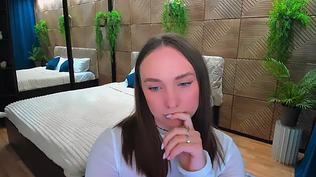 TrueReincarnation live XXX chat