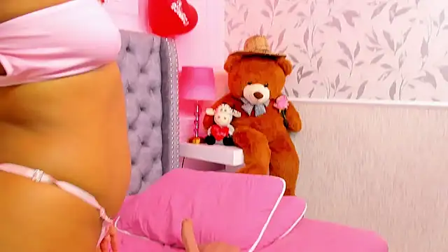 HaileeRoberts live XXX chat