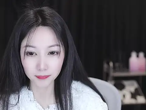 Nuyoah-77 Live XXX-chat