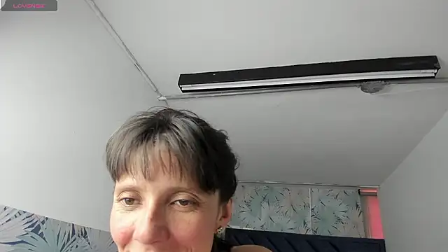 Valery_More__'s Live XXX Chat