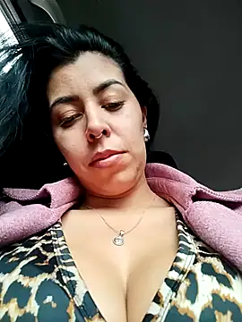 Chat XXX en directo de Luianna