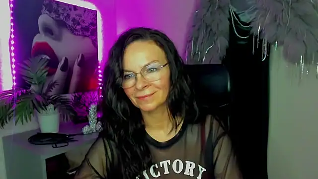 دردشة HelenLuxx الجنسية المباشرة