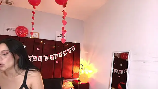 Zuzana21 লাইভ XXX চ্যাট