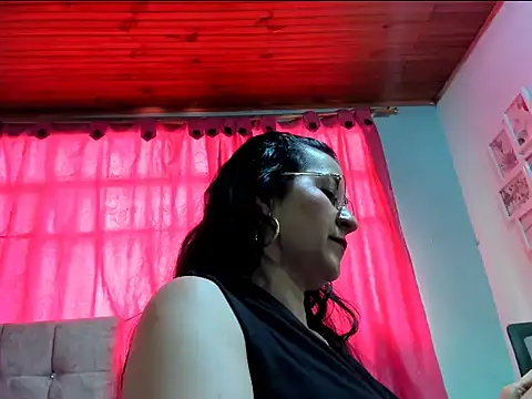 Chatroom XXX en direct de talia_mystic