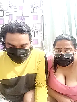 Chat +18 de GangbangCouple ao vivo