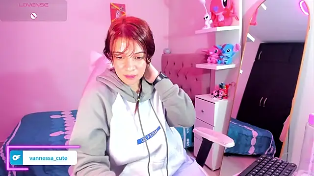Vannessa__Shy élő XXX-chatje