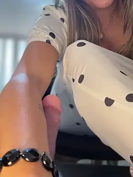 _Abril-Office1 Chat XXX in diretta