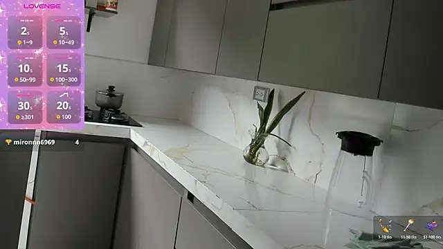 NikkiBotero Chat XXX live