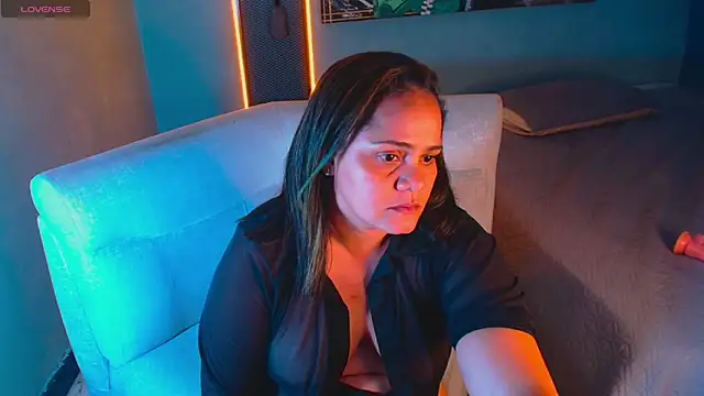 แชท XXX สดของ SilvyMontero