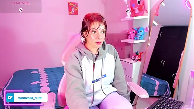 دردشة Vannessa__Shy الجنسية المباشرة