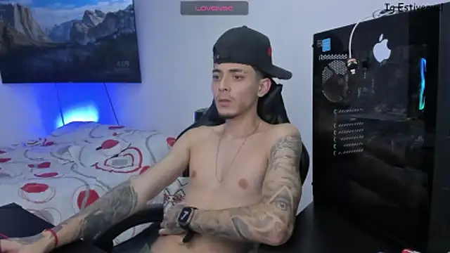 XXX chat uživo modela steve_latin