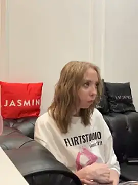 Evelyn_Neal 现场XXX聊天