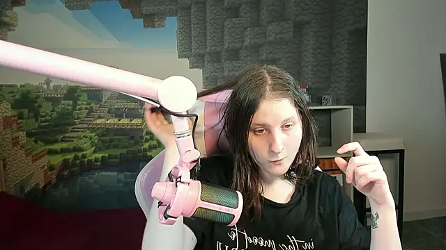 Chatroom XXX en direct de KiraDuvall