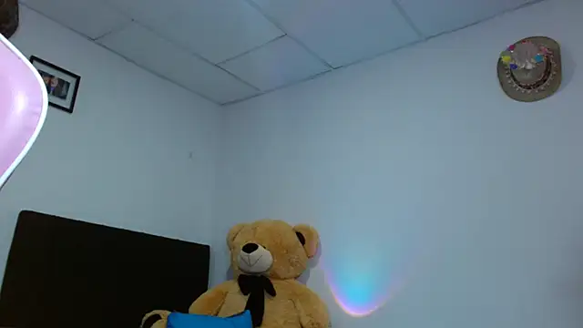 Czat XXX na żywo – Miss_cand7