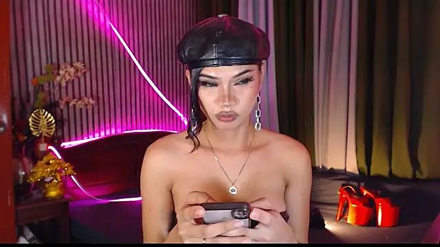 Show modela Unforgettablejulia na web-kameri