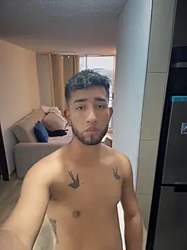 liam_bronw: διαδικτυακό σόου στην κάμερα