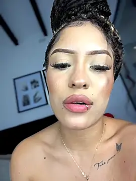 MystiqueXXX's Live XXX Chat