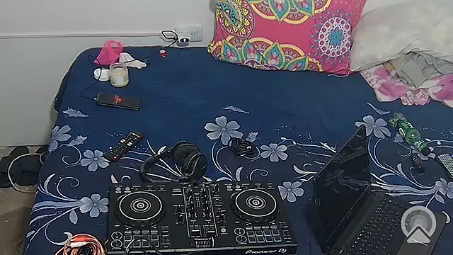 XXX chat uživo modela jupiter_333