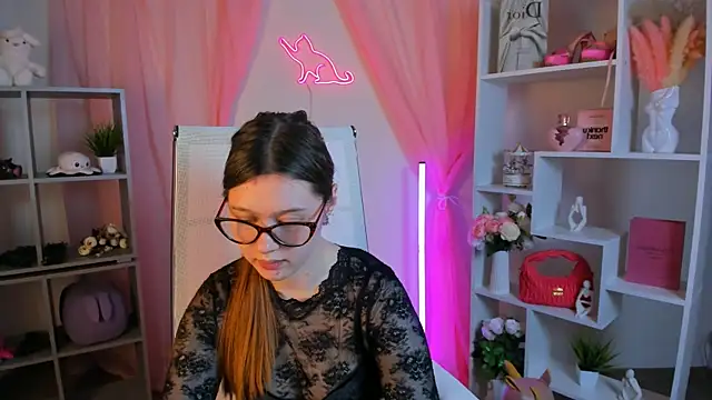 แชท XXX สดของ CelestineMauriac