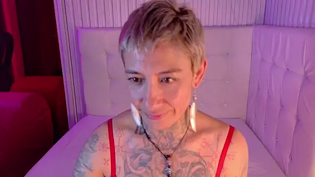 Chat +18 de Everlyn_sexx ao vivo