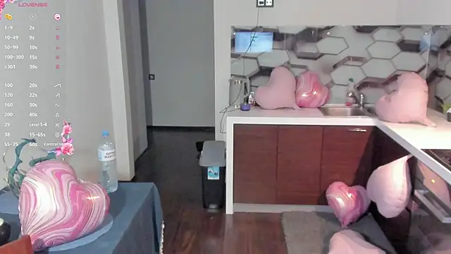 LilyBelll: онлайн-секс-чат