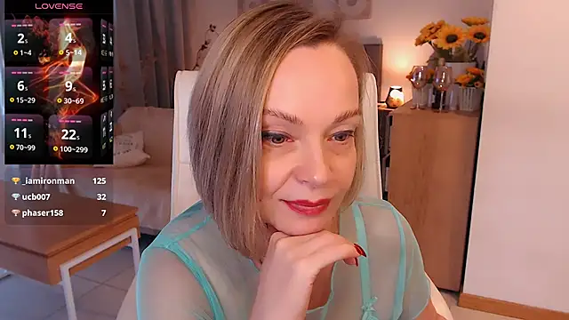 Tilly_Eliot: онлайн-секс-чат