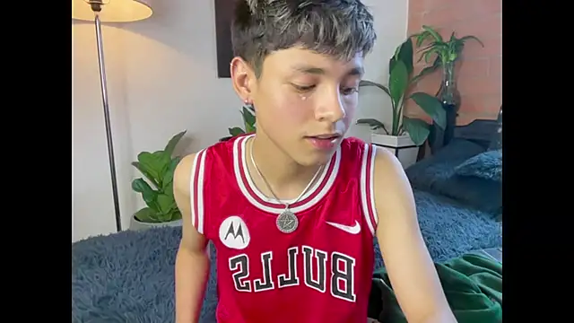 Andy_Belier23 Adlı Modelin Canlı XXX Sohbeti