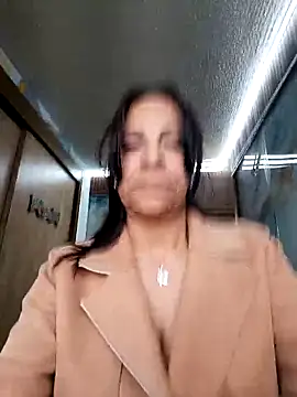 Chat +18 de _Kamy_Hot ao vivo