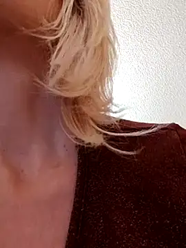 Show modela MiraStar984 na web-kameri