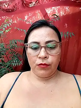 Pokazy przed kamerką – Dirty-Momm-Divorced-Hot