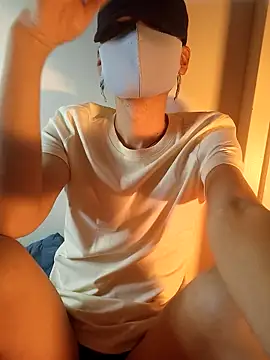 jin_k élő XXX-chatje