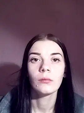 Show modela JhonSHelBy7LuNa na web-kameri