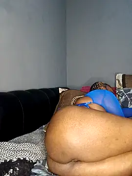 SexypuppyX élő XXX-chatje