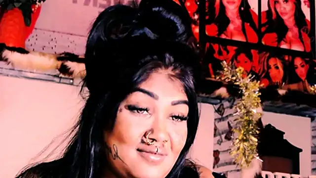 Chatroom XXX en direct de indian_dreamgirl