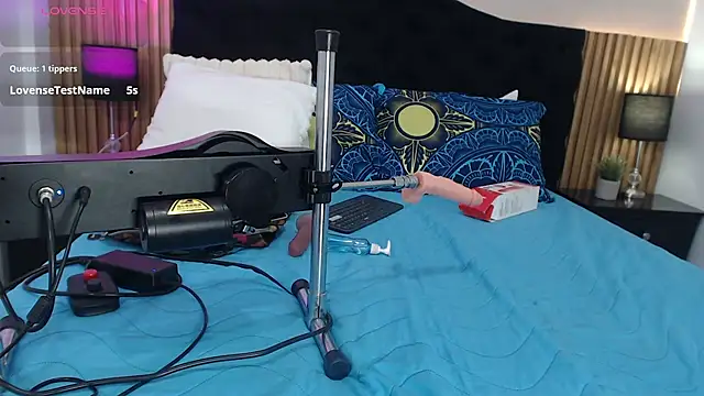 Mia_kheleer Chat XXX in diretta